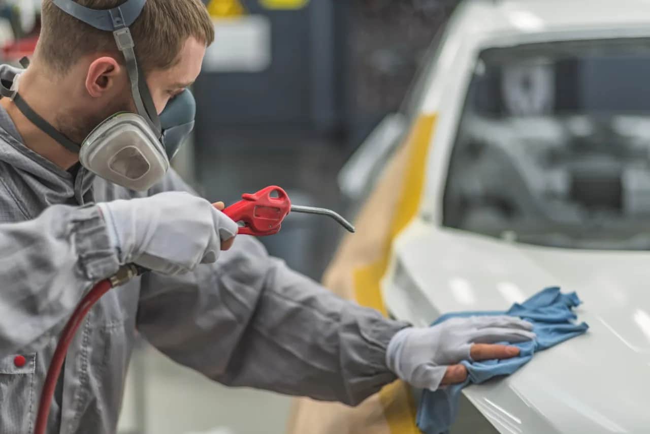 Lakierowanie auta DIY: Zrób to sam, oszczędź i uniknij błędów