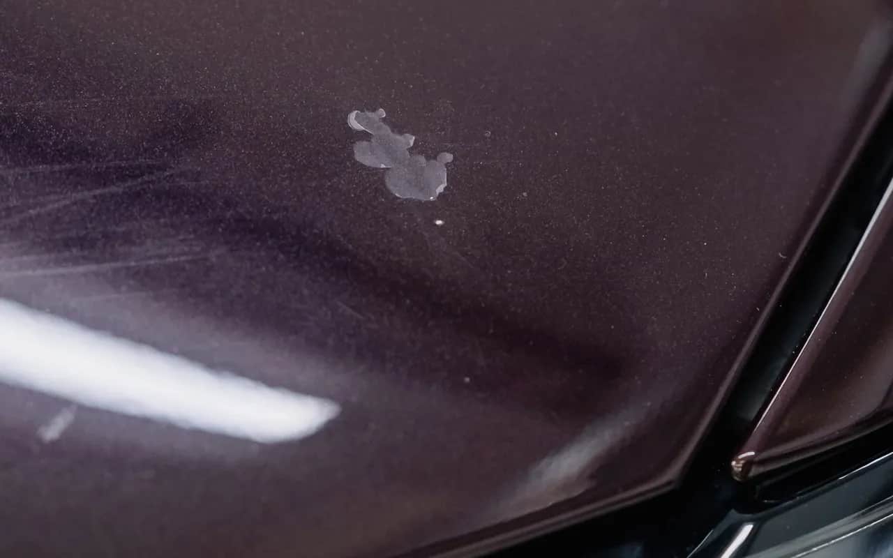 Ekspert radzi: Czym myć karoserię, by lakier lśnił jak nowy?