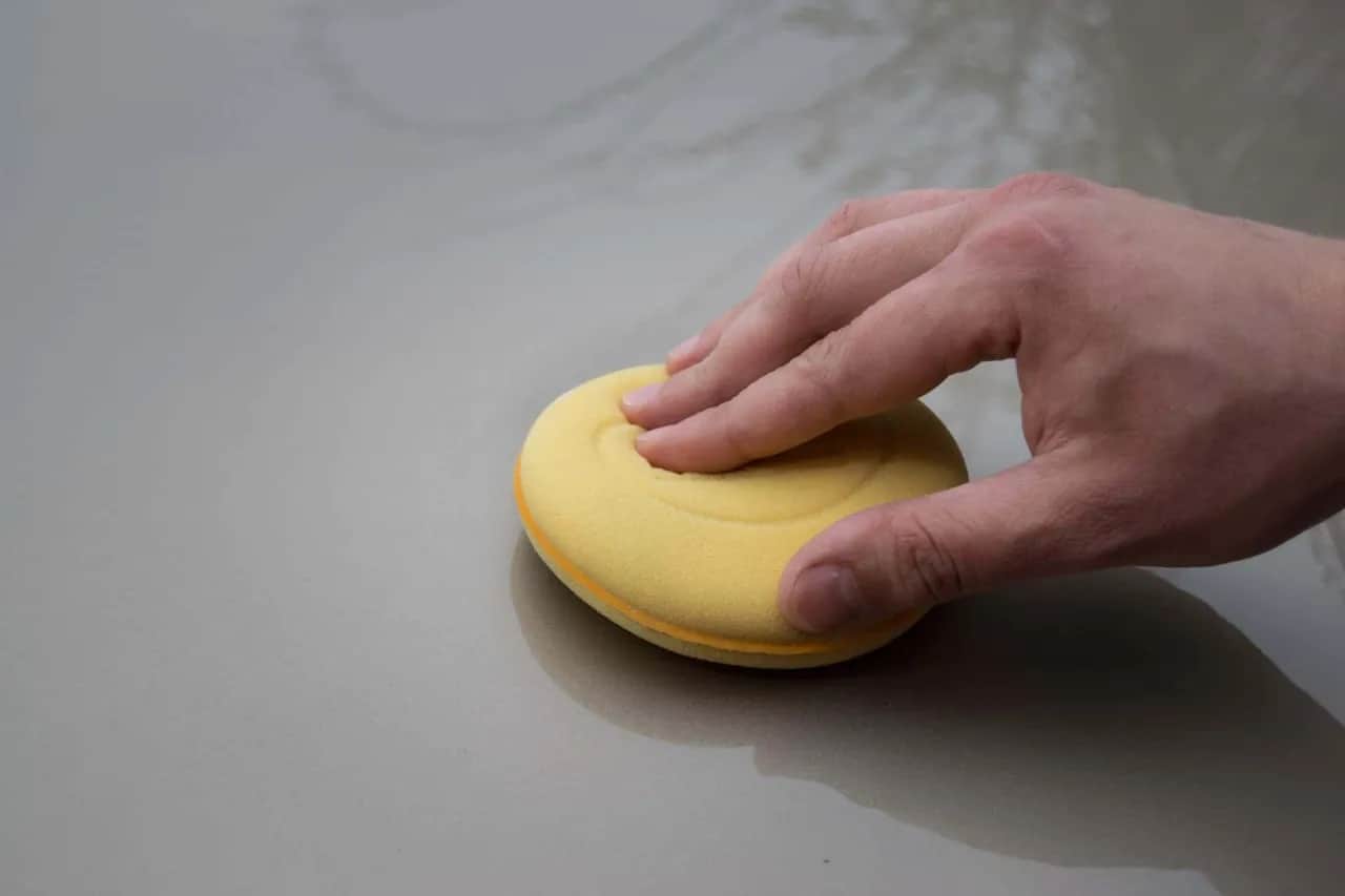 Woskowanie samochodu: Co ile, czym i jak sprawdzić?