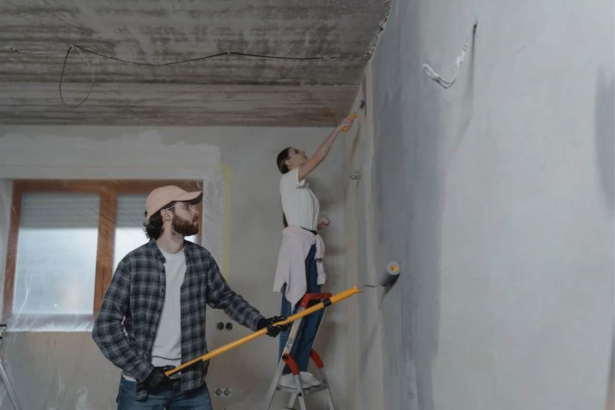 Rozcieńczanie farby do pistoletu: uniknij błędów, maluj jak pro!