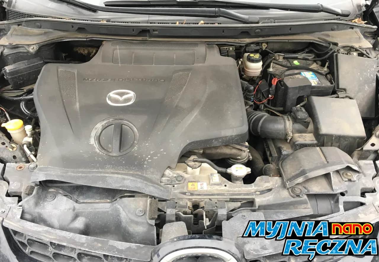 Mycie silnika na myjni? Ryzyko, mandat i bezpieczne alternatywy